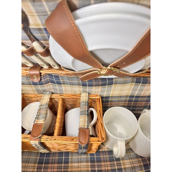 Vintage Wicker Picnic Basket Half Moon Shape Ceramic Plates Cutlery 18x14x8” - Picture 15 of 15